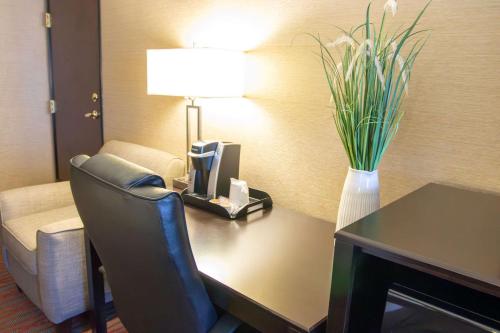 Country Inn & Suites by Radisson, Garden City, KS