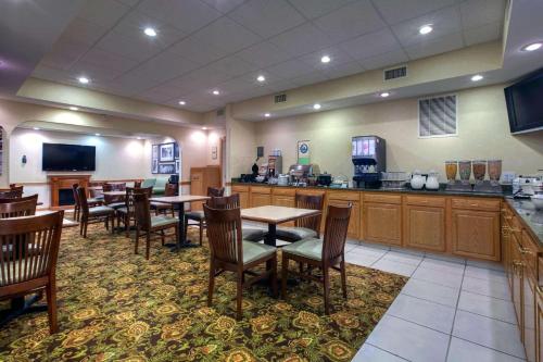 Country Inn & Suites by Radisson, Paducah, KY