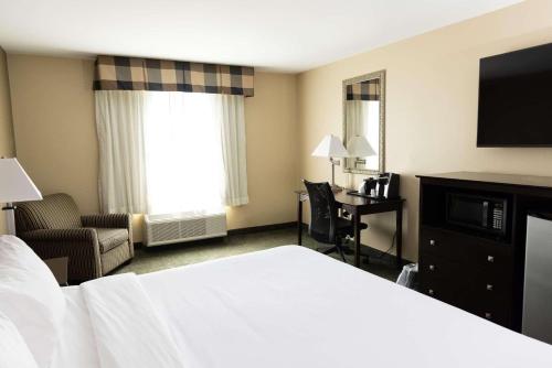 Country Inn & Suites by Radisson, Elizabethtown, KY