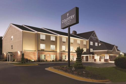 . Country Inn & Suites by Radisson, Washington, DC East - Capitol Heights, MD