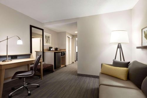 Country Inn & Suites by Radisson, Washington, D.C. East - Capitol Heights, MD