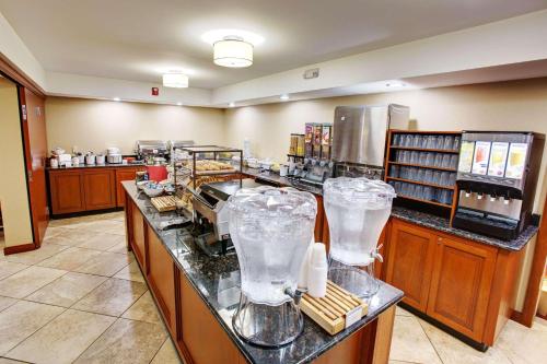 Country Inn & Suites by Radisson, Traverse City, MI