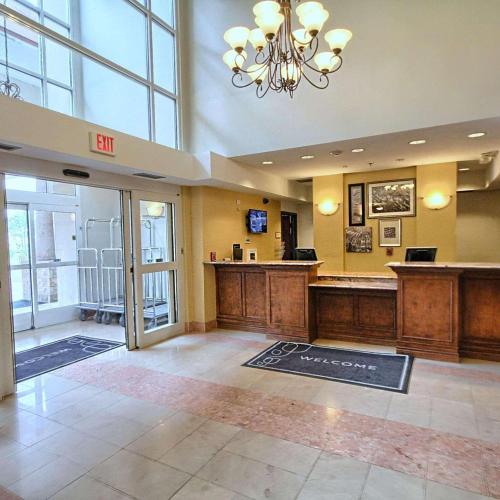 Country Inn & Suites by Radisson, Dearborn, MI