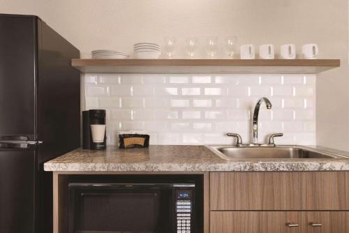 Country Inn & Suites by Radisson, Shoreview, MN in Mounds View, USA