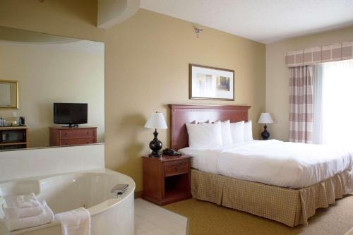 Country Inn & Suites by Radisson, Mankato Hotel and Conference Center, MN