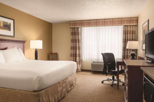 Country Inn & Suites by Radisson, Mankato Hotel and Conference Center, MN