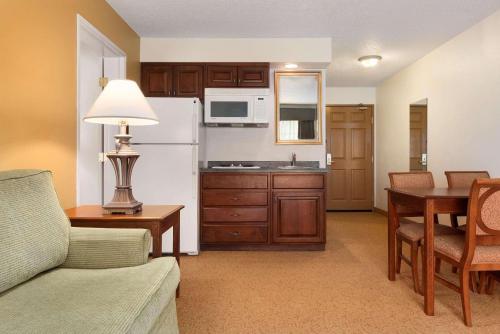 Country Inn & Suites by Radisson, Mankato Hotel and Conference Center, MN