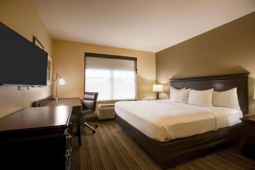 Country Inn & Suites by Radisson, Red Wing, MN