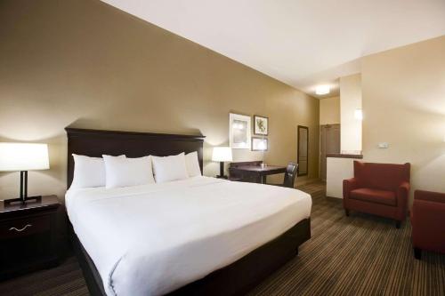 Country Inn & Suites by Radisson, Red Wing, MN