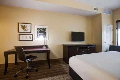 Country Inn & Suites by Radisson, Red Wing, MN