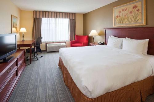 Country Inn & Suites by Radisson, Willmar, MN