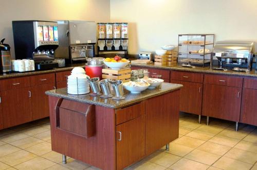 Country Inn & Suites by Radisson, Red Wing, MN