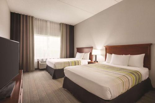 Country Inn & Suites by Radisson, Willmar, MN