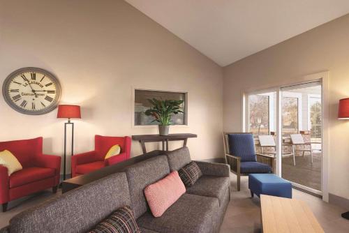 Lobby, Country Inn & Suites by Radisson, Northfield, MN in Northfield (MN)
