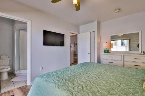 Coastal Waters 106 - A 1-1 Pool Side Retreat in New Smyrna Beach, USA
