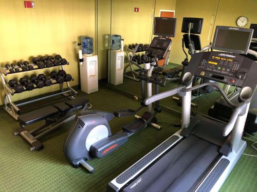 Fitness center, Country Inn & Suites by Radisson, Fayetteville I-95, NC in Fayetteville (NC)