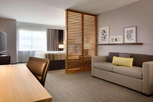 Country Inn & Suites by Radisson Asheville River Arts District in Asheville, USA