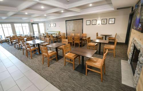 Country Inn & Suites by Radisson, Grand Forks, ND