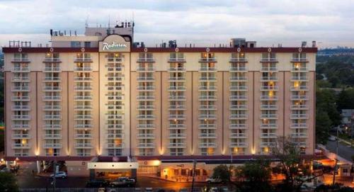 Radisson JFK Airport - Hotel - Queens