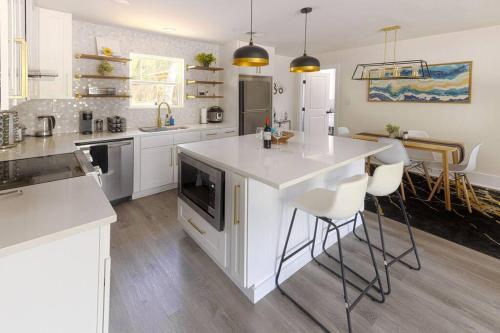 Manchaca Meadows - 4 Bedroom Villa in Manchaca, USA