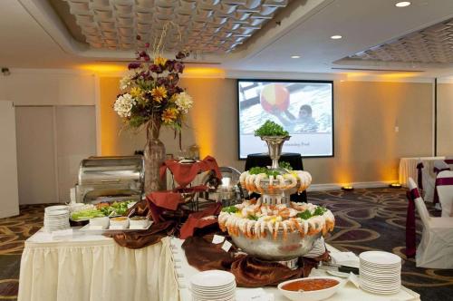 Radisson Hotel Corning - image 13