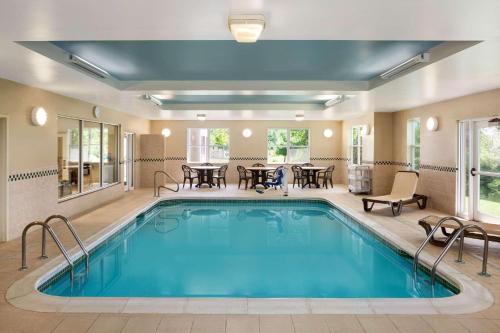 Country Inn & Suites by Radisson, Ithaca, NY