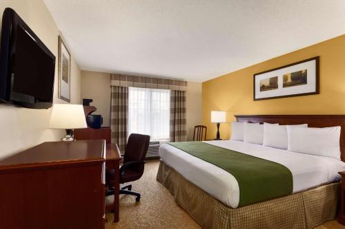 Country Inn & Suites by Radisson, Marion, OH