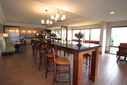 Country Inn & Suites by Radisson, Sandusky South, OH in Milan, USA