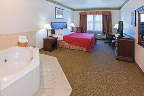 Country Inn & Suites by Radisson, Chambersburg, PA