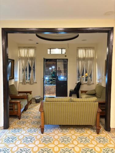 Roman Theater Hotel - image 7