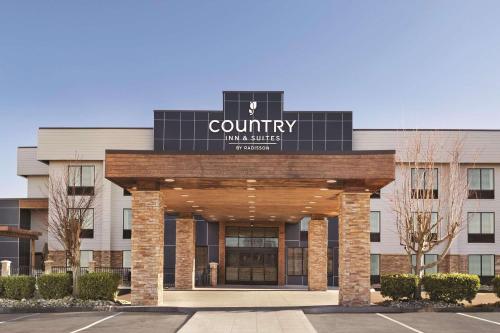 Country Inn & Suites by Radisson, Sevierville-Kodak, TN in Kodak, USA