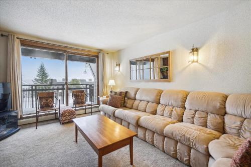 Ski on ski off, conveniently located, 2 bedroom condo with beautiful views, access to indoor pool Sunrise B3, Killington (Foto 10)