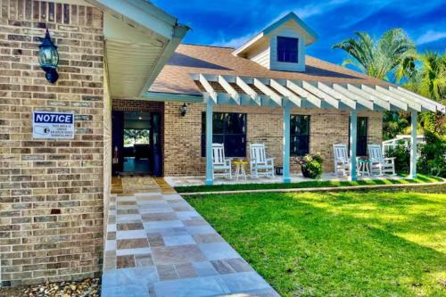 Pellicanus House on the Bay in Palm Bay, USA