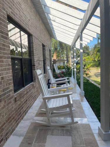 Pellicanus House on the Bay in Palm Bay, USA