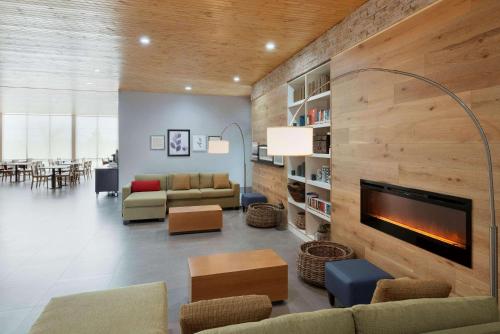 ล็อบบี้, Country Inn & Suites by Radisson, Katy - Houston West in เคที (TX)