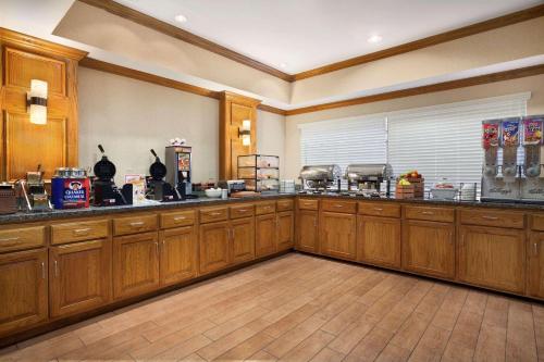 Country Inn & Suites by Radisson, Lubbock, TX