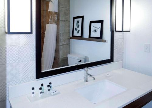 Country Inn & Suites by Radisson, New Braunfels, TX in New Braunfels, USA