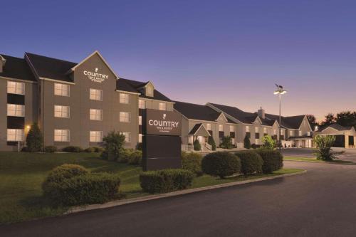 . Country Inn & Suites by Radisson, Roanoke, VA