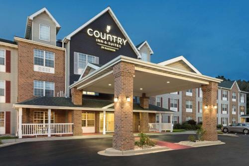 Country Inn & Suites by Radisson, Milwaukee Airport, WI