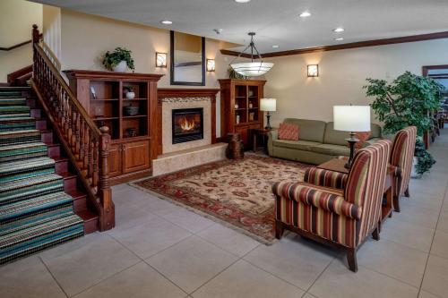 ล็อบบี้, Country Inn & Suites By Radisson, Charleston South, WV in ชาร์ลสตัน (WV)