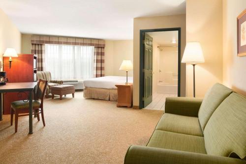 Country Inn & Suites by Radisson, Beckley, WV