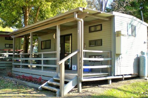 A szálláshely kívülről, Mallacoota's Shady Gully Caravan Park in Mallacoota