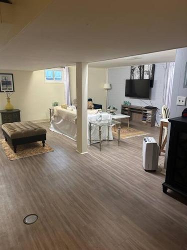 Roomy Oasis DC area pet friendly