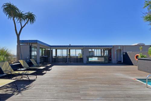 Unit 305 Cape Royale Luxury Apartments - Tap to explore photos