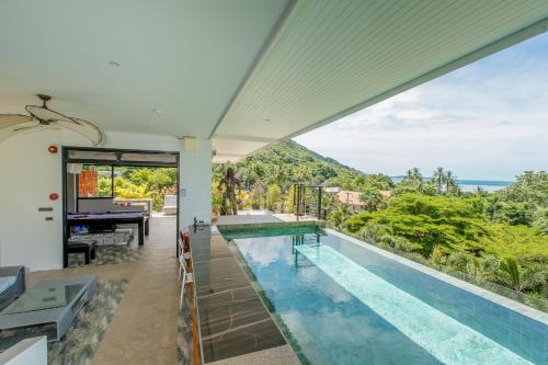 Penthouse Crystal Bay Apartments - 전망