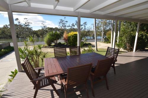 Tranquil Waters in Dunbogan