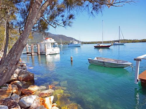 Tranquil Waters in Dunbogan