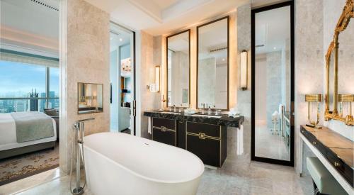 The St. Regis Shanghai Jingan photo 4