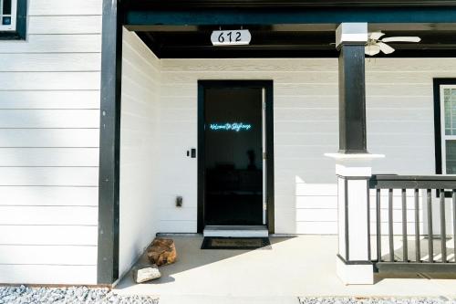 Come enjoy this modern, luxury oasis! 15 mins from downtown and the airport in Atlanta, USA