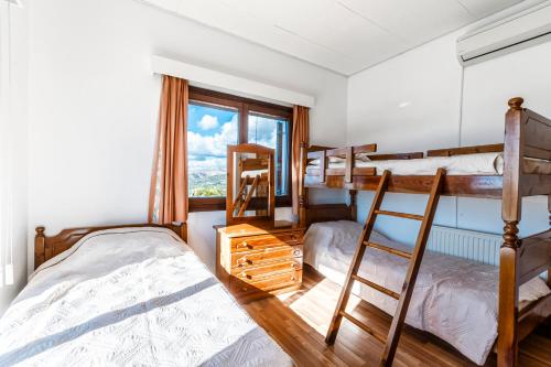 Mountain/sea view 6 Bedroom Villa in Chirokitia